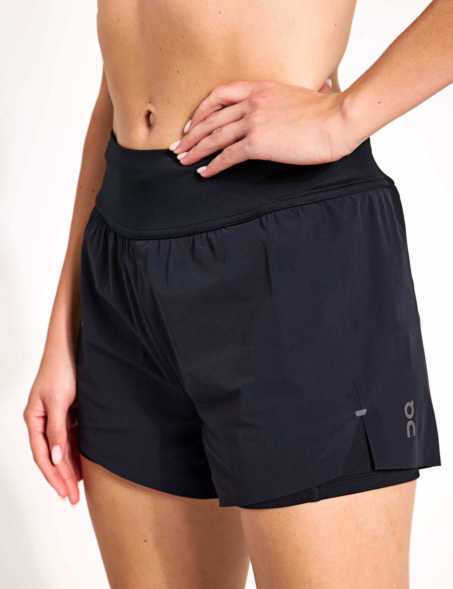 未使用 オンOn Running Shorts W Cerulean Black 0286503331706ed40802505da4d86b