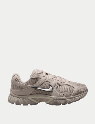 Moon Particle V5 RNR Shoes - White/Black/Metallic Silver