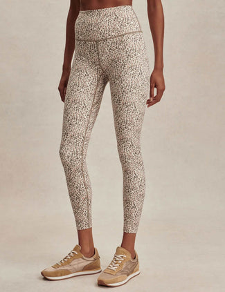 FreeSoft High Waisted Legging 25 - Ivory Abstract Feather FreeSoft High Waisted Legging 25 - Ivory Abstract Feather