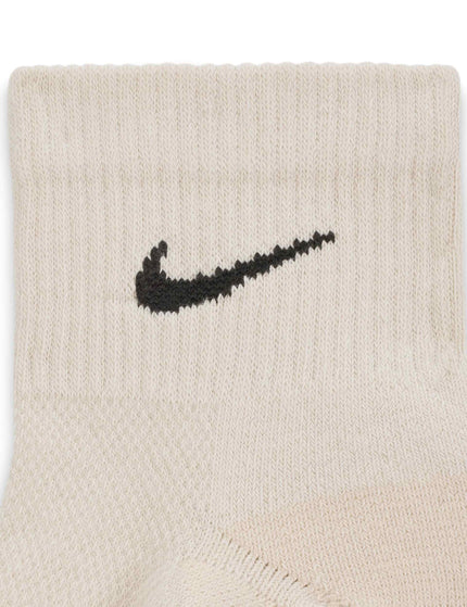 Nike Everyday Elevated Ankle Socks (3 Pairs) - Brownimages4- The Sports Edit