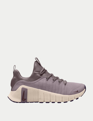 Free Metcon 6 Shoes - Black/White
