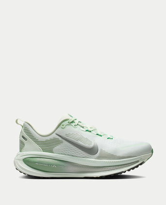 Vomero 18 Running Shoes - Barley Green/Metallic Silver/Steam
