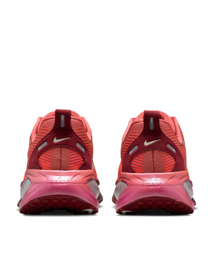 Nike Vomero 18 SE Running Shoes - Light Redwood/Barely Greenimages3- The Sports Edit