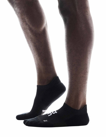 ON Running Core Run Sock Low 2P - Blackimage2- The Sports Edit