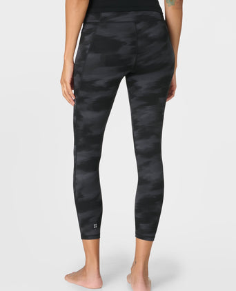 Ultimate Studio 7/8 Legging - Black Camo Shadow Print