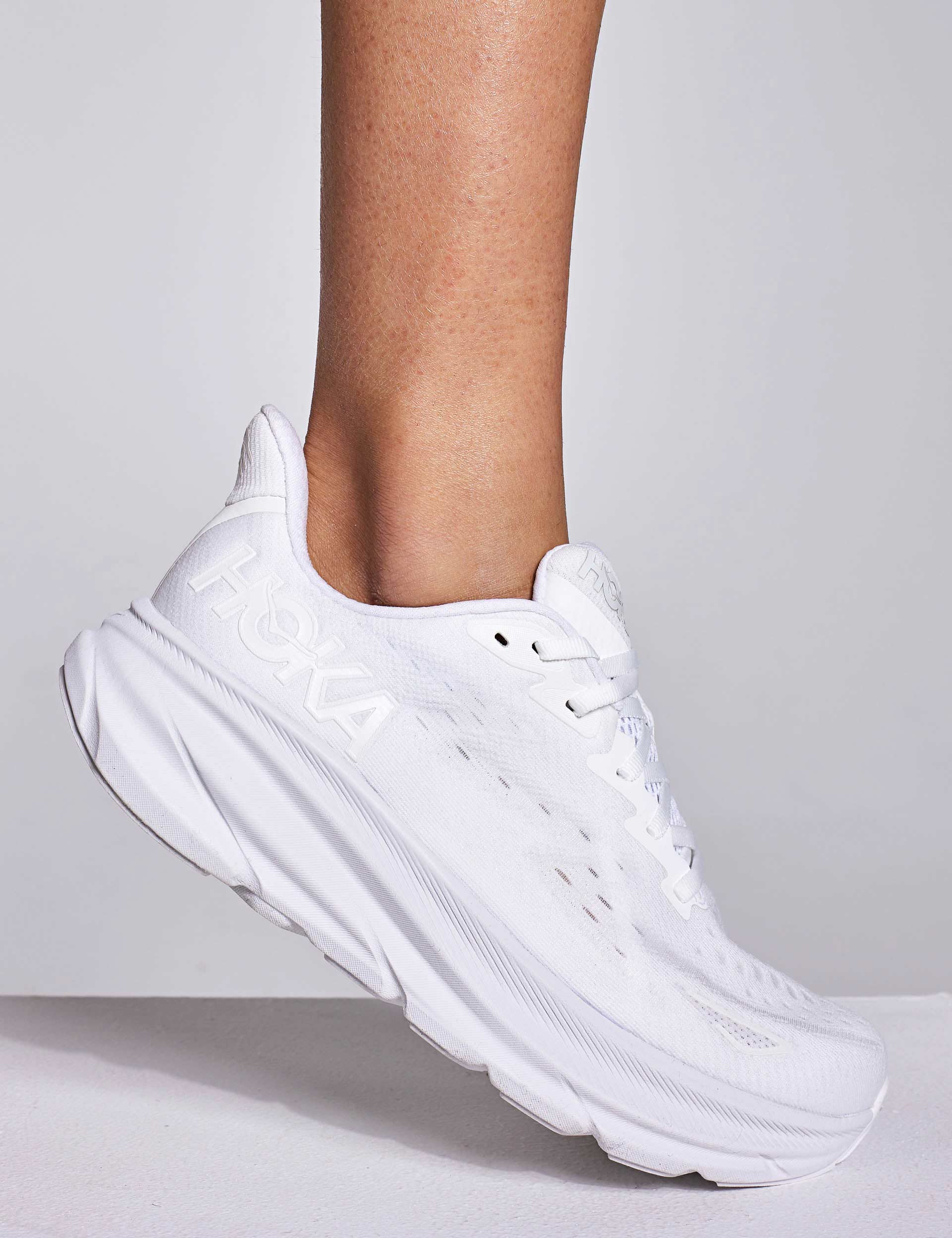 Hoka Women's Clifton 9 Running Shoe in Vanilla/Astral, Black/Stellar B –  Gimres Shoes
