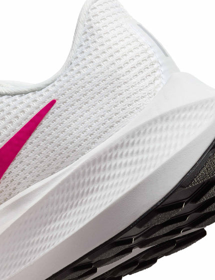 Nike Pegasus 40 Shoes - Summit White/Fireberry/Metallic Summit Whiteimage3- The Sports Edit