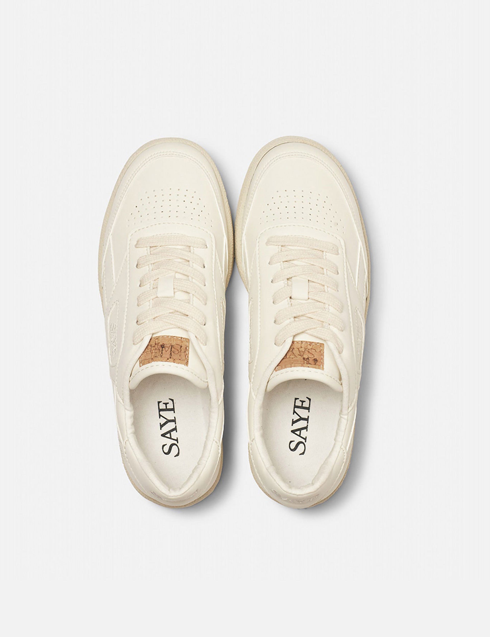 SAYE Trainers | Modelo '89 Vegan - Off White | The Sports Edit